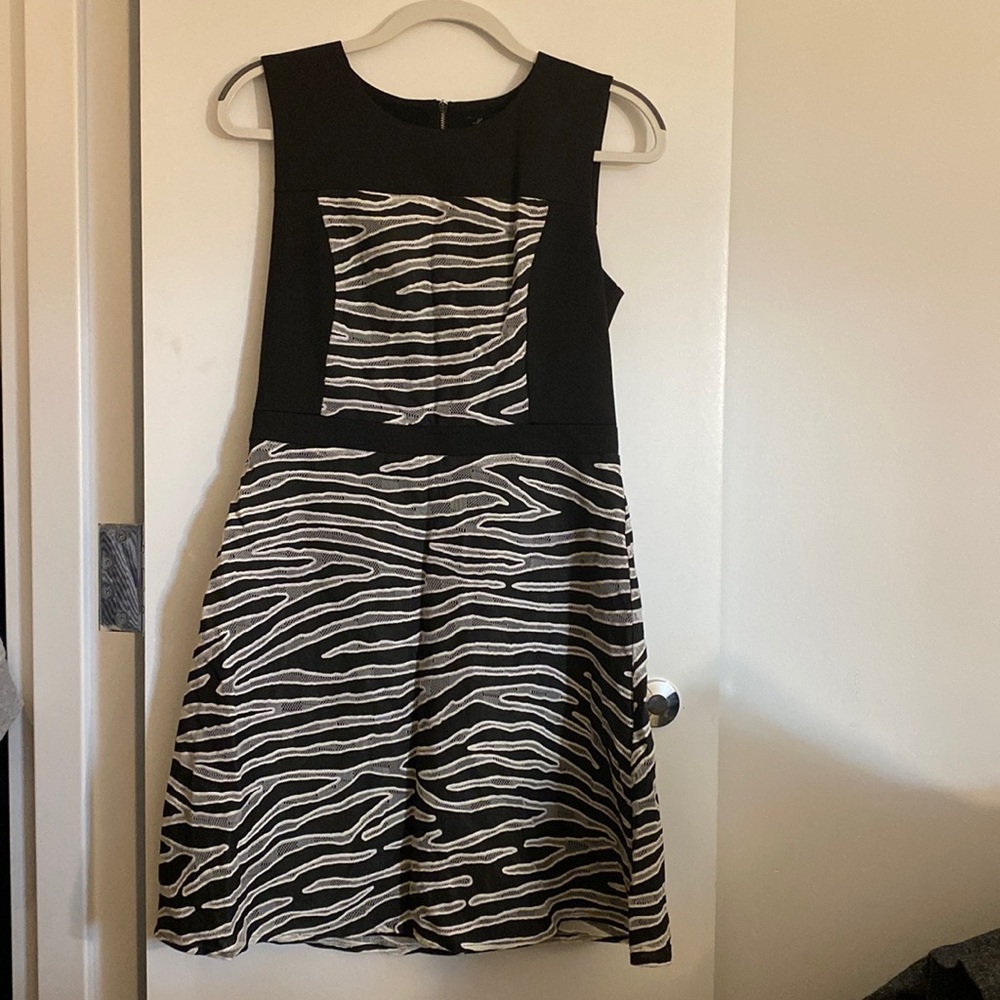 Kenneth Cole print dress- above knee length